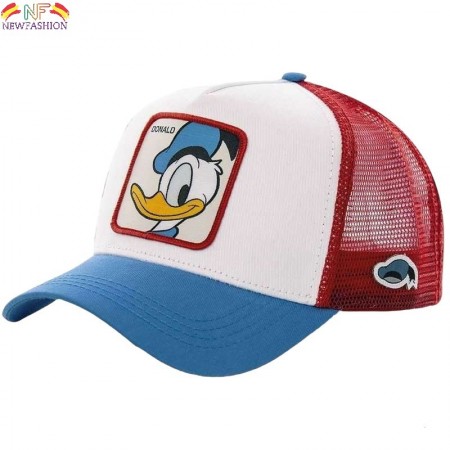 Gorra trucker del Pato Donald de Disney, en color blanco, azul y rojo. Visera curva.
