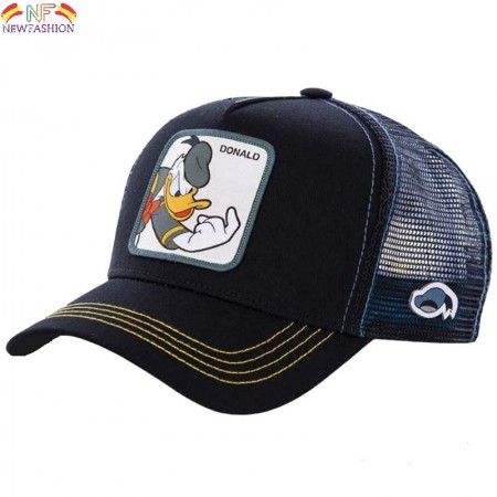Gorra trucker del Pato Donald de Disney, color negro. Visera curva.